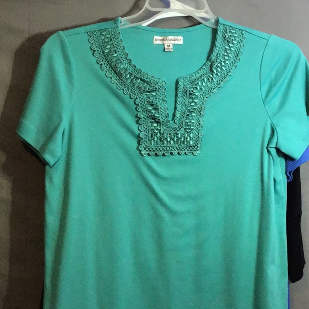 REBECCA MALONE - embellished neck short sleeves M PEACOCK GREEN